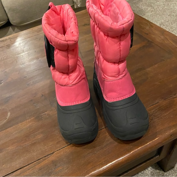 Kids size 13 winter boot - Picture 2 of 2